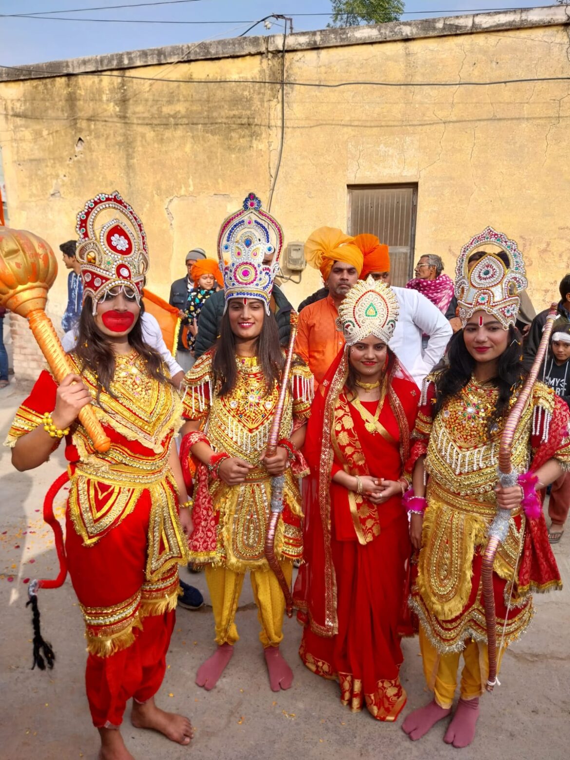 श्री राम जन्मभूमि आनंदोत्सव समिति, विशाल कलश यात्रा के रूप में अयोध्या में पूजित अक्षत आशापूर्णा बालाजी मंदिर में पहुंचाएं।