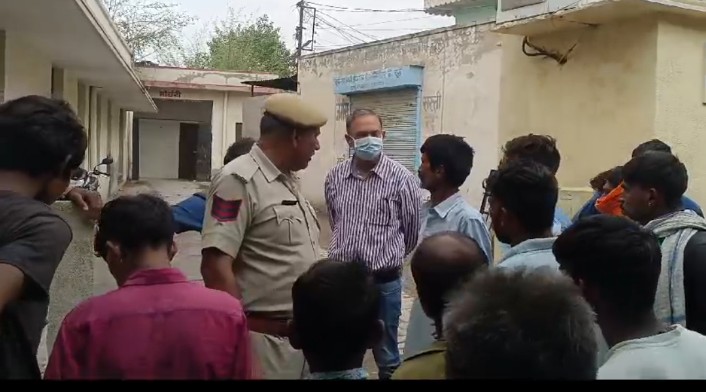 विद्युत पोल की तान में आये करंट की चपेट में आने से 25 वर्षीय युवक की हुई मौत, पुलिस ने करवाया पोस्टमार्टम